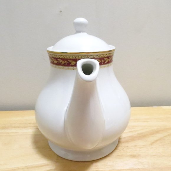 Vinttage Churchill Teapot Coffee Hotelware White 30 oz Porcelain 6.75" England - Picture 4 of 11